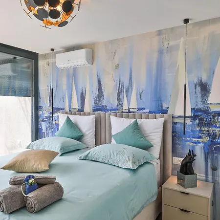 Apartament Sky Pool Penthouse With A Huge Heated Private Pool *