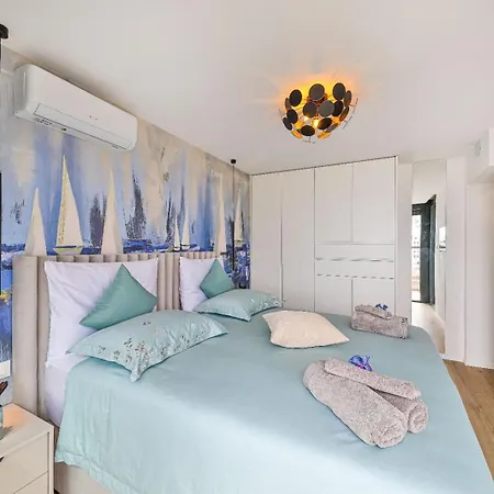 Sky Pool Penthouse With A Huge Heated Private Pool