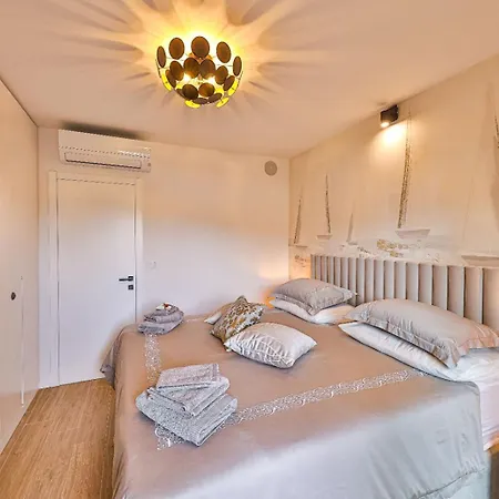 Apartament Sky Pool Penthouse With A Huge Heated Private Pool Split