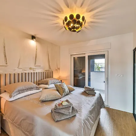 Apartament Sky Pool Penthouse With A Huge Heated Private Pool *