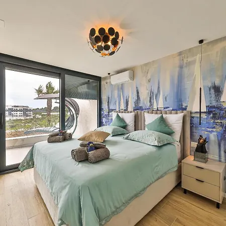 Apartamento Sky Pool Penthouse With A Huge Heated Private Pool Split