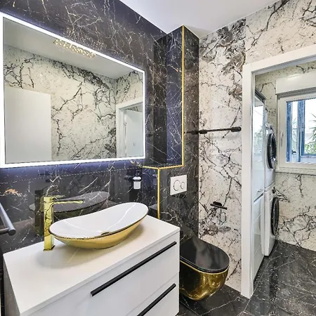 Sky Pool Penthouse With A Huge Heated Private Pool Apartamento Split