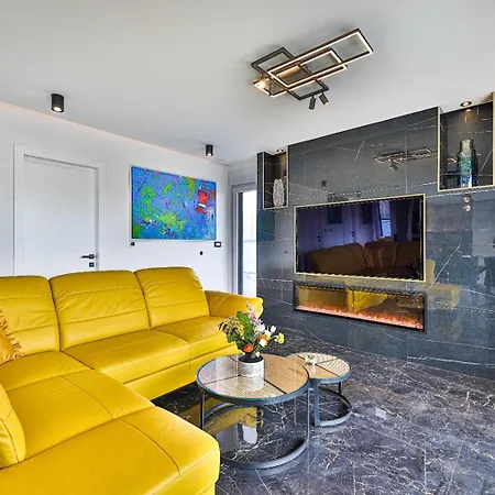 Apartamento Sky Pool Penthouse With A Huge Heated Private Pool