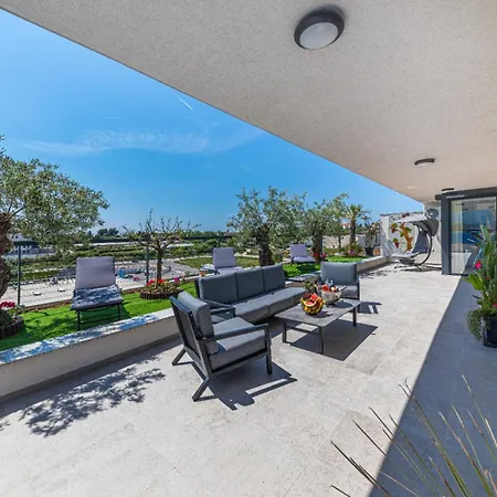 Apartamento Sky Pool Penthouse With A Huge Heated Private Pool