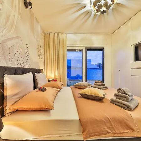 Sky Pool Penthouse With A Huge Heated Private Pool דירה