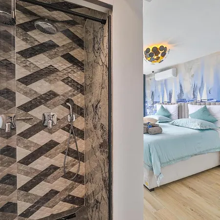 Sky Pool Penthouse With A Huge Heated Private Pool Apartmán Split